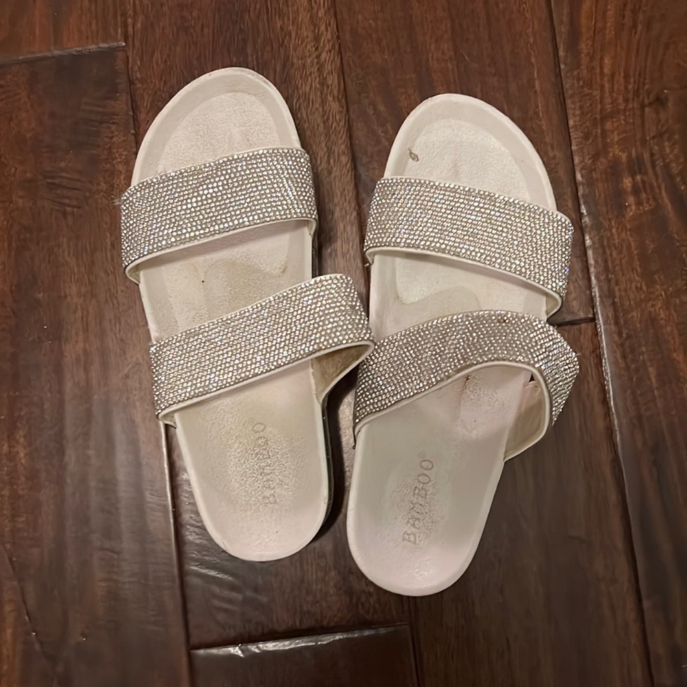 Sandals size 7